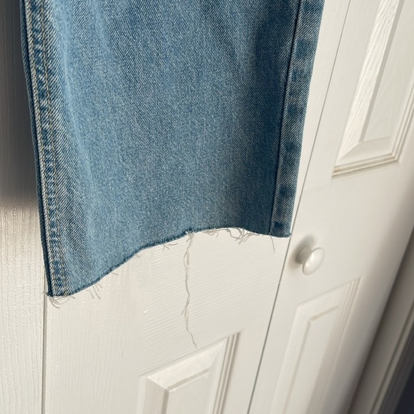 forever 21 premium Baggy Fit Mid Wash Straight leg high-rise button fly denim - Picture 3 of 7